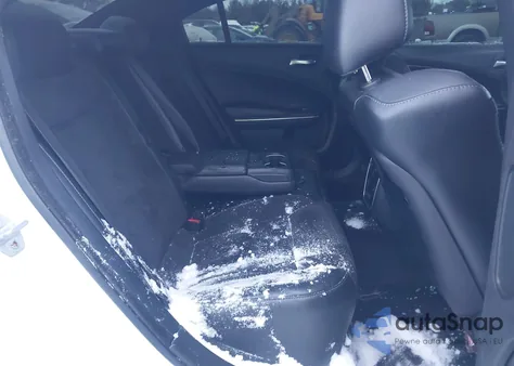 2015 Dodge Charger Road/Track z USA, uszkodzony, nr VIN 2C3CDXCT4FH741714